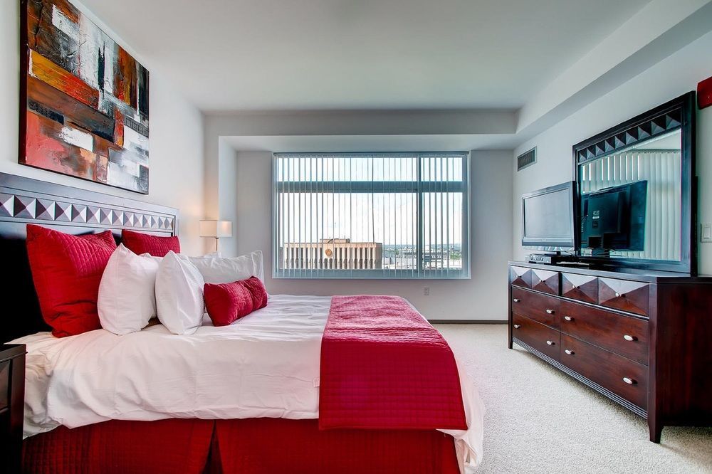 Global Luxury Suites At Kendall East Кембридж Экстерьер фото