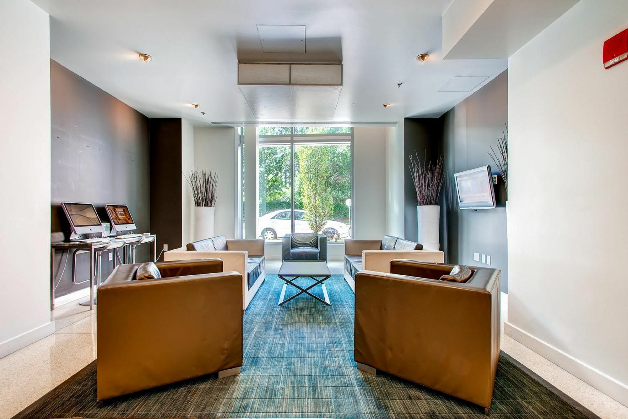 Global Luxury Suites At Kendall East Кембридж Экстерьер фото